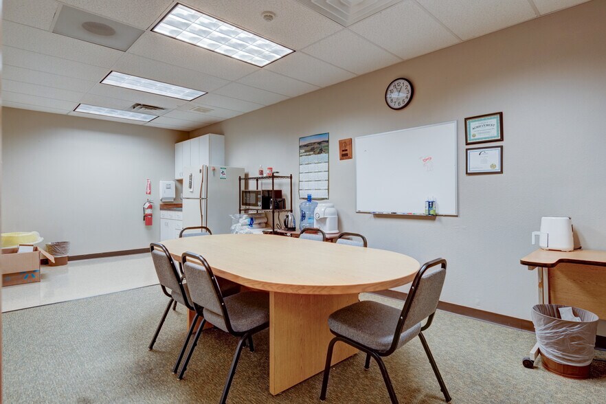 More Photos Of 499 NE Midway Blvd, Oak Harbor Office For Sale