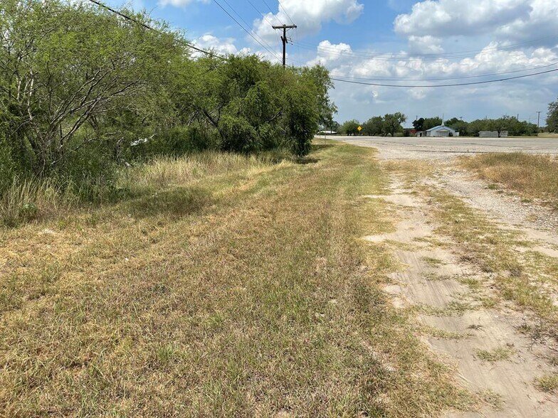More Photos Of 130 Texas 359, Skidmore Land For Sale
