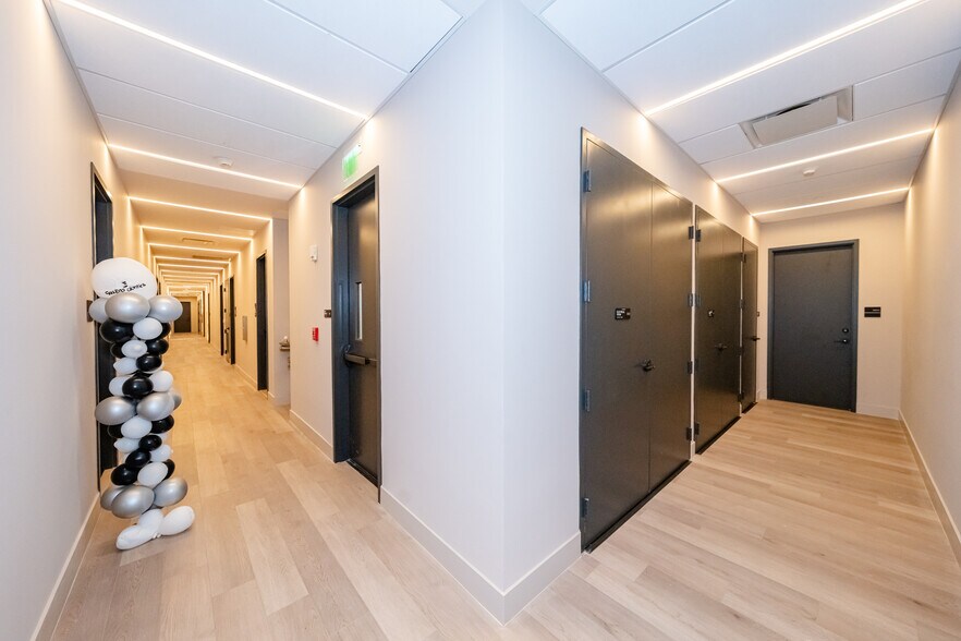 More Photos Of 800 N Federal Hwy, Hallandale Beach Office For Sale
