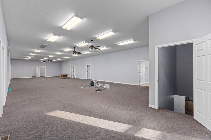 More Photos Of 20586 Old Route 66 Hwy, Staunton Office For Sale