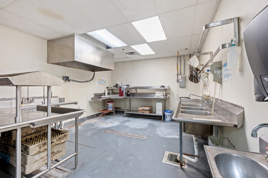 More Photos Of 801 Highway 17 S, North Myrtle Beach Restaurant For Sale