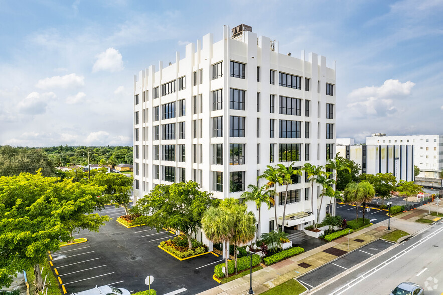 Primary Photo Of 2450 Hollywood Blvd, Hollywood Loft Creative Space For Sale