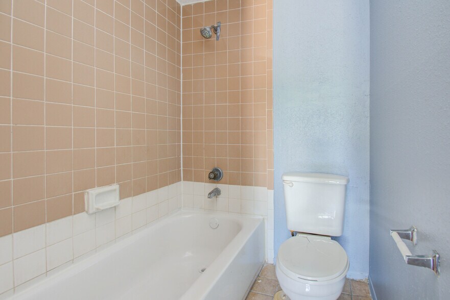 More Photos Of 12506 Ashford Meadow Dr, Houston Apartments For Sale