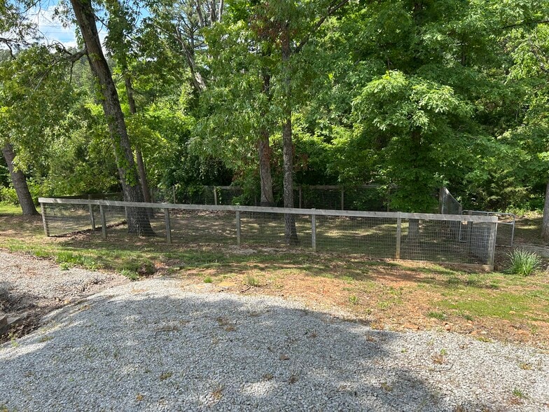 More Photos Of 10897 AR-5, Salesville Hotel For Sale