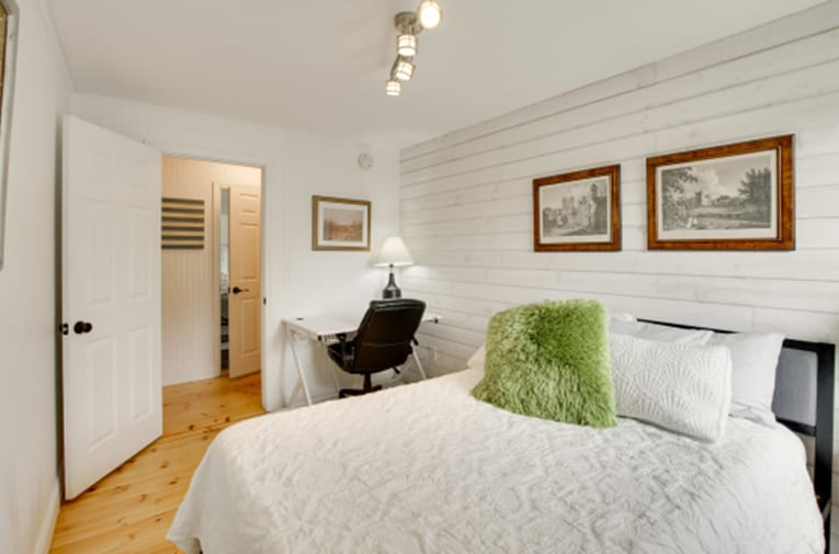 More Photos Of 234 Middle, Falmouth Freestanding For Sale