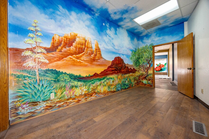 More Photos Of 2 Naco Rd, Bisbee Office For Sale