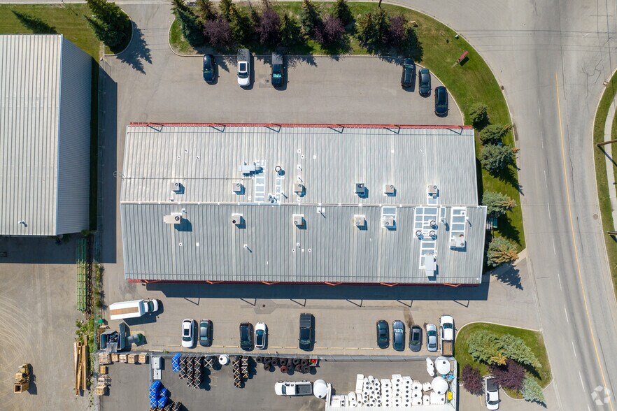 More Photos Of 4816 35B St SE, Calgary Manufacturing For Sale
