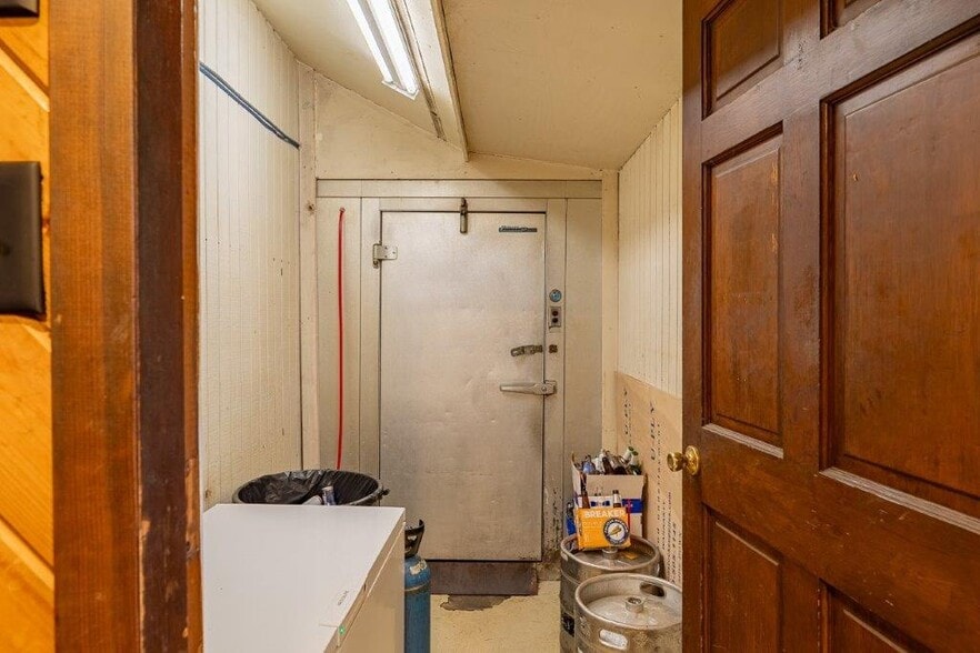 More Photos Of 3030 Oregon Ave, Bandon Restaurant For Sale