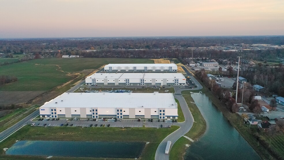 More Photos Of 9720 Rawles Ave, Indianapolis Distribution For Lease