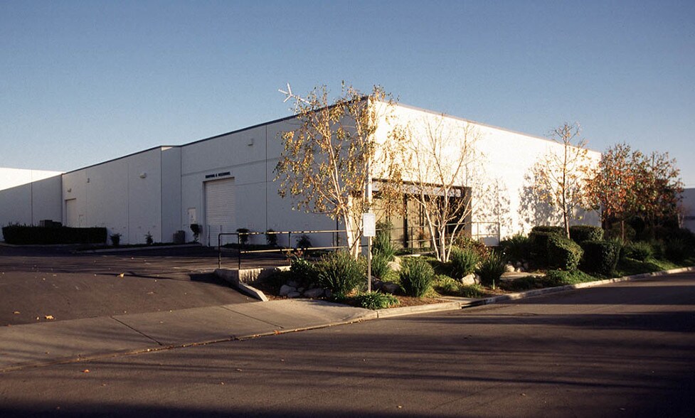 More Photos Of 11953 Challenger Ct, Moorpark Warehouse For Sale