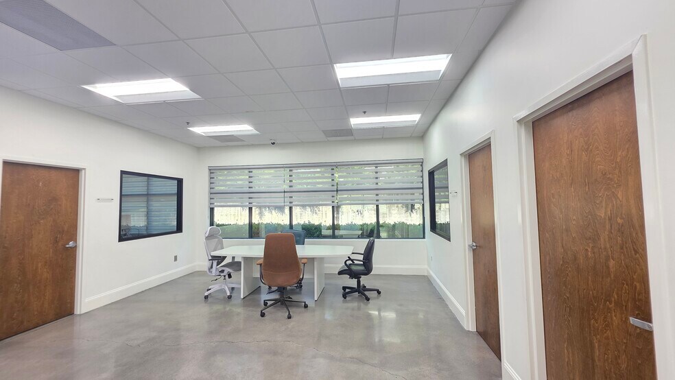 More Photos Of 5825 Medlock Bridge Pky, Johns Creek Loft Creative Space For Sale