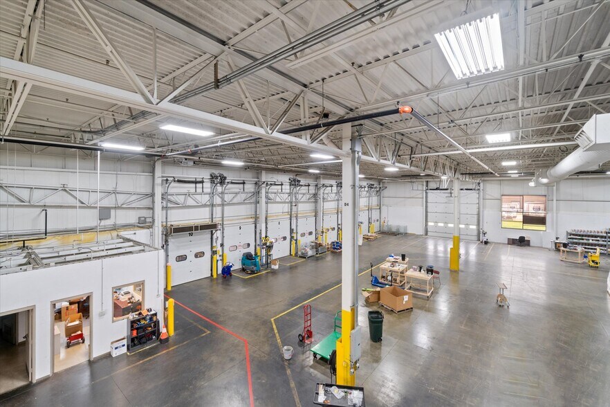 More Photos Of 2101 O'Neil Rd, Hudson Warehouse For Lease