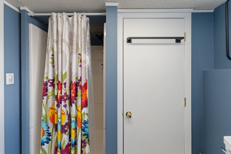More Photos Of 4372 Post Rd, East Greenwich Office Residential For Sale