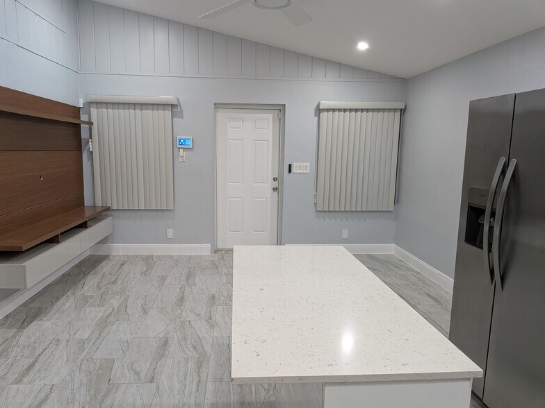 More Photos Of 2247 Polk St, Hollywood Land For Sale
