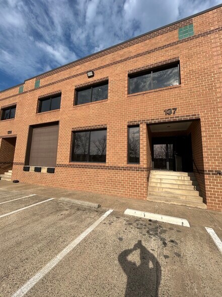 More Photos Of 22900 Shaw Rd, Dulles Flex For Lease