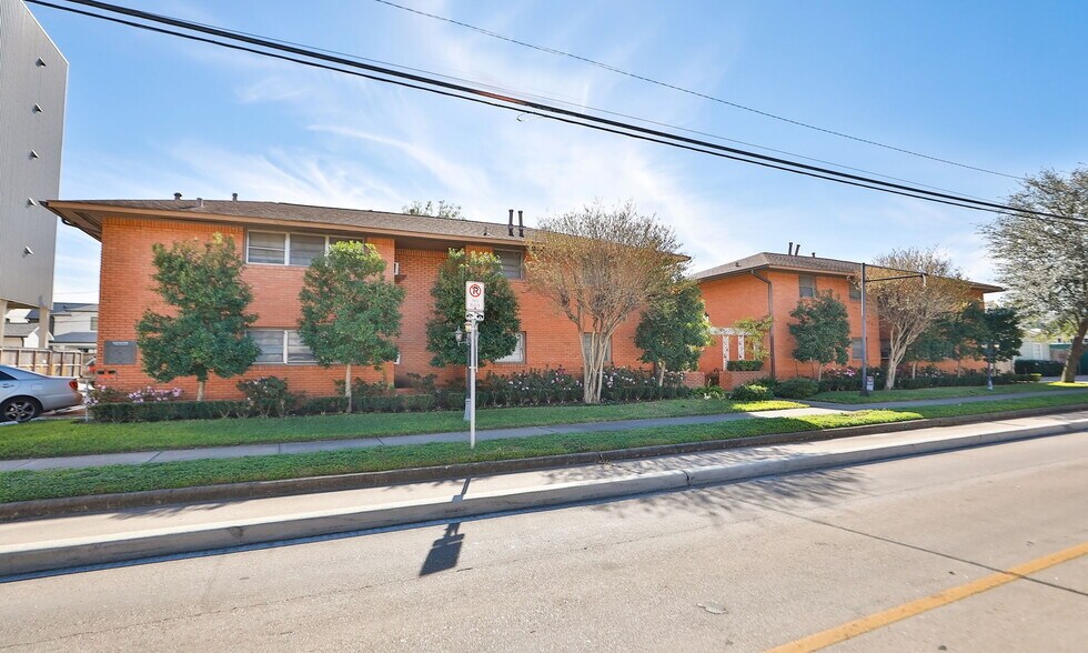 More Photos Of 714-724 E 11th St, Houston Apartments For Sale