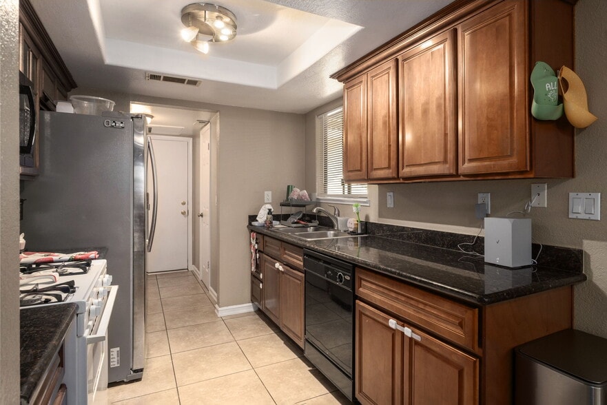 More Photos Of 4308 E Woodward Ave, Fresno Apartments For Sale
