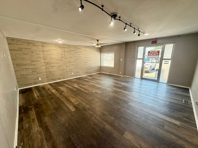 More Photos Of 1340-1342 Washington Ave, Loveland Storefront Retail Office For Lease