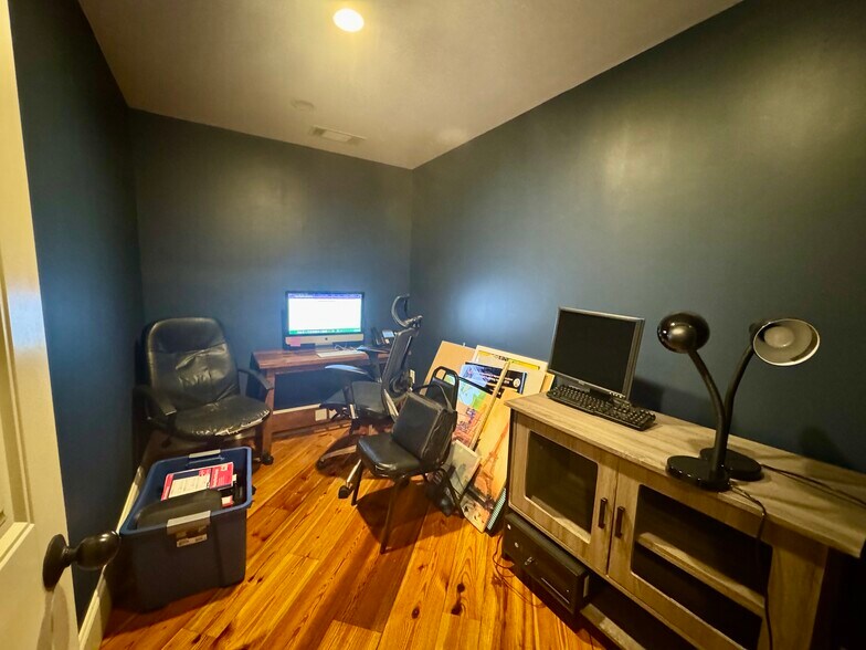 More Photos Of 386 Spanish Wells Rd, Hilton Head Research And Development For Sale