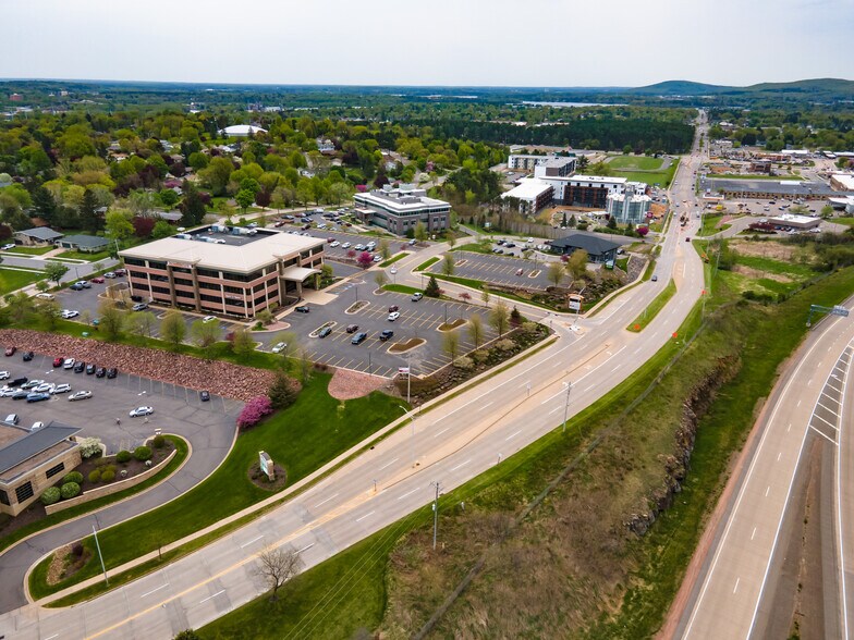 More Photos Of 327 N 17th Ave, Wausau Office For Lease