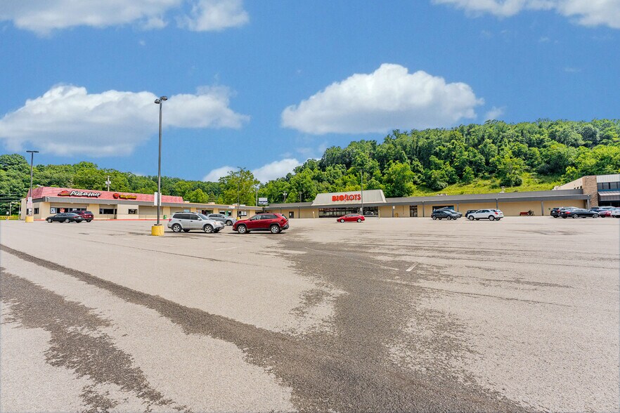 More Photos Of 902 Fairmont Rd, Morgantown Storefront For Lease