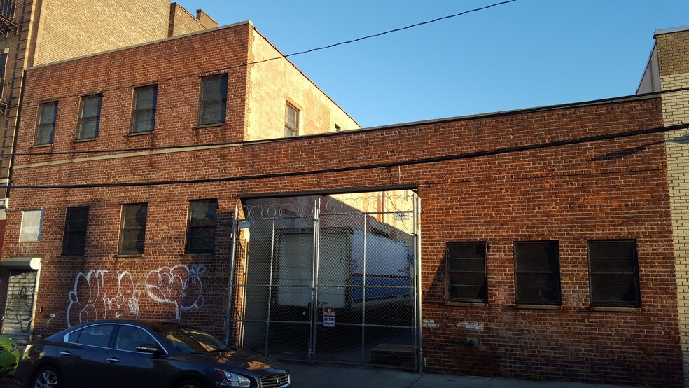 More Photos Of 429 E 164th St, Bronx Warehouse For Lease