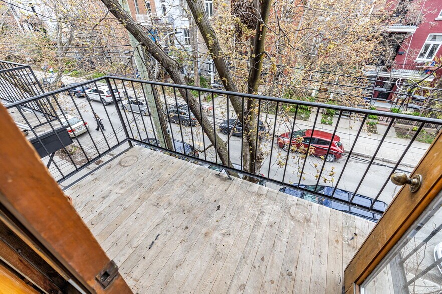 More Photos Of 4568 Rue Boyer, Montréal Apartments For Sale