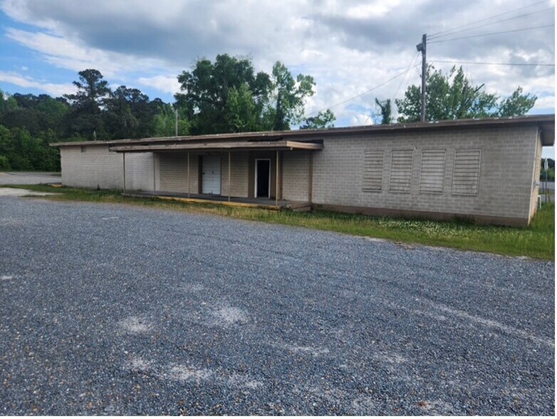 More Photos Of 909 University Pky, Leesville Industrial For Sale