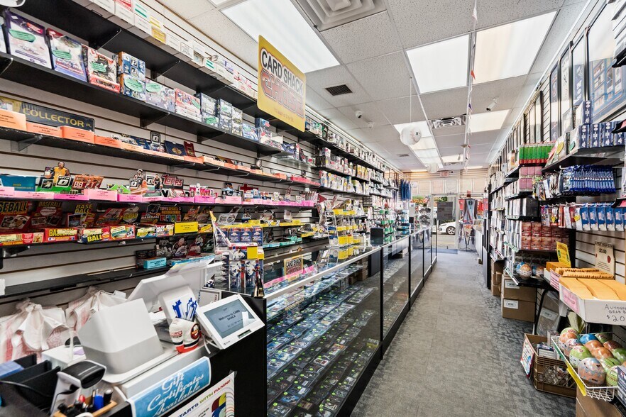 More Photos Of 9 Atlantic Ave, Lynbrook General Retail For Lease