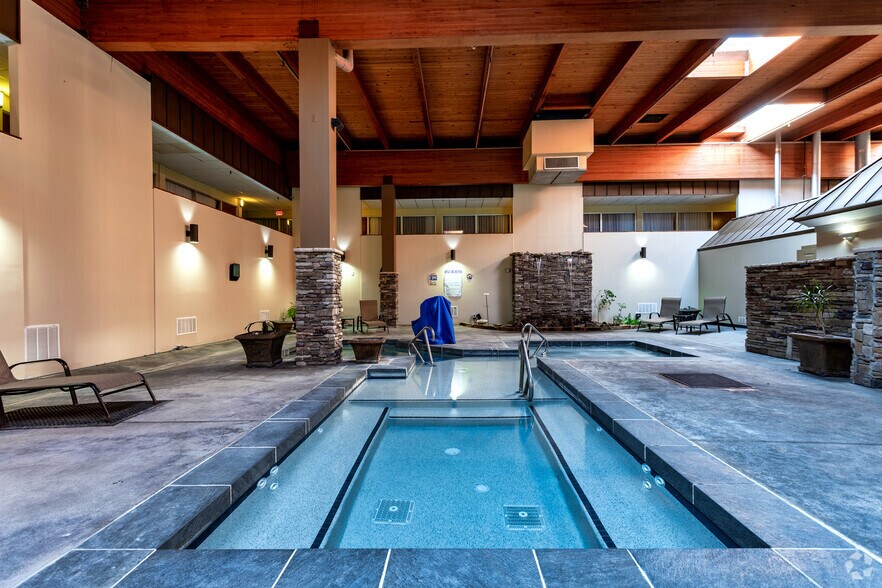 More Photos Of 201 Sugarloaf Rd, Hendersonville Hotel For Sale