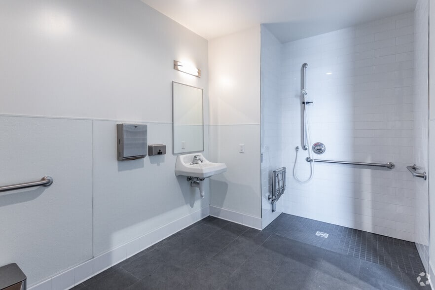 More Photos Of 1409 Egbert Ave, San Francisco Industrial For Lease