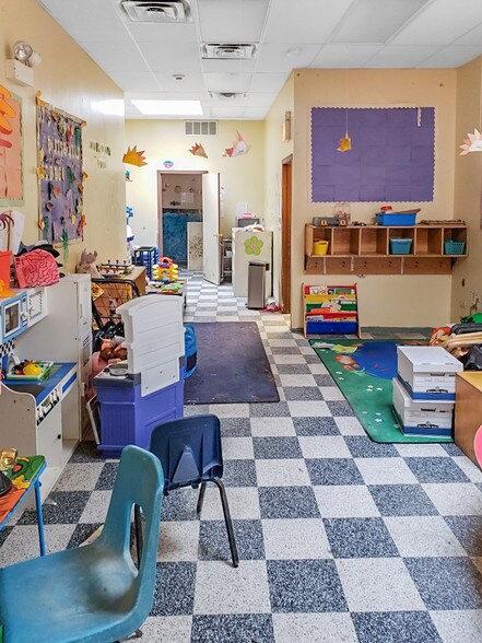 More Photos Of 3906 W Chicago Ave, Chicago Storefront For Sale