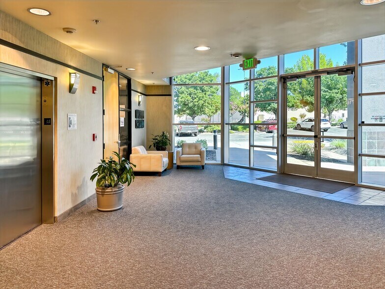 More Photos Of 785 Orchard Dr, Folsom Coworking Space