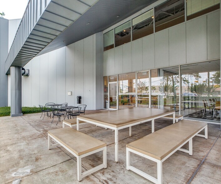 More Photos Of 14405 Walters Rd, Houston Office For Lease