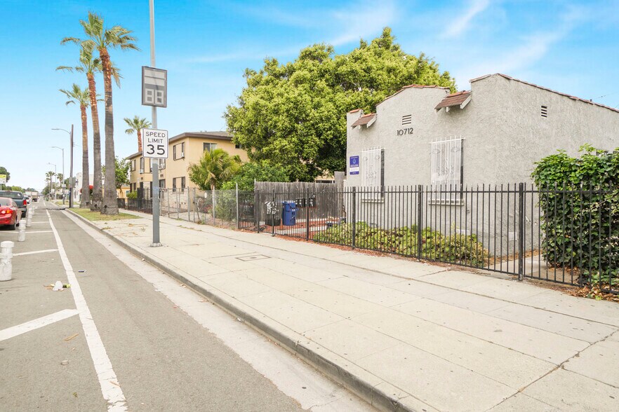 More Photos Of 10712 S Broadway, Los Angeles Apartments For Sale