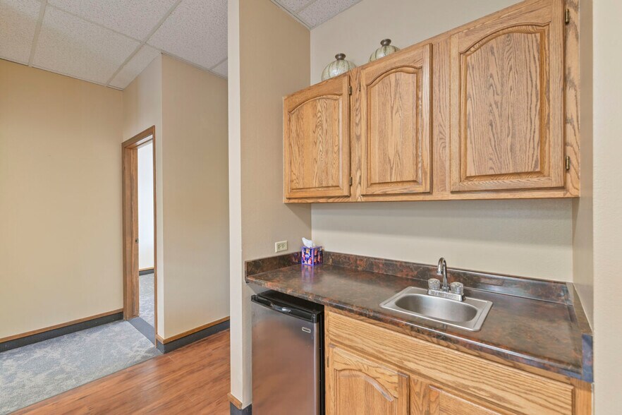More Photos Of 3669 S Huron St, Englewood Office For Sale