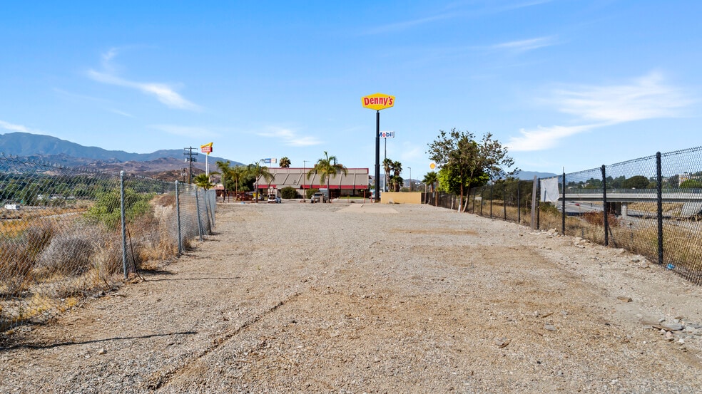 More Photos Of 16441 Delone St, Santa Clarita Land For Lease