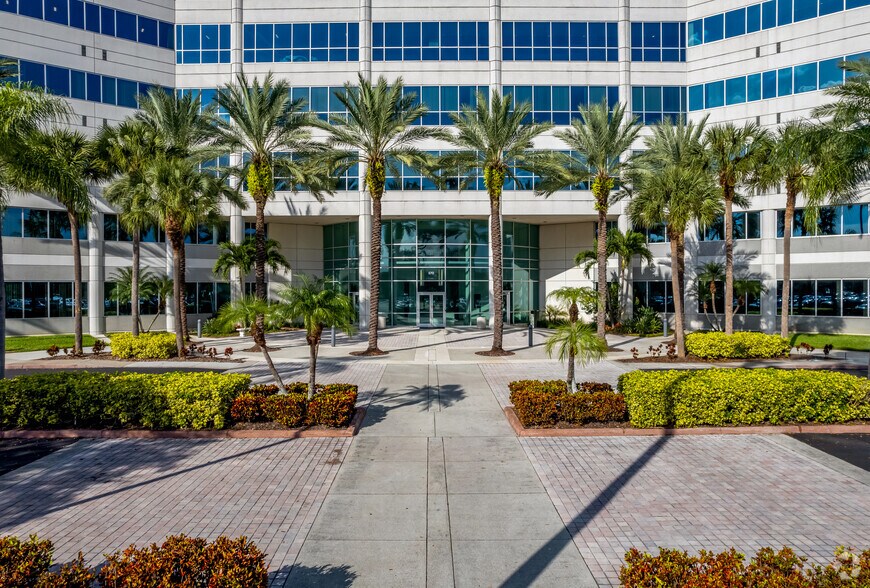 More Photos Of 570 Carillon Pky, Saint Petersburg Office For Lease