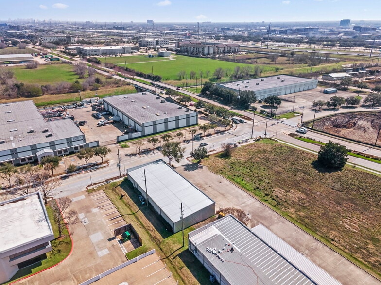 More Photos Of 3664 Walnut Bend Ln, Houston Office For Sale