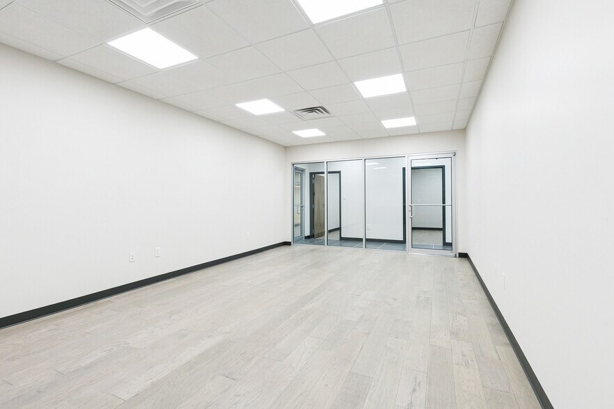 More Photos Of 8411 Parc Pl, Chalmette Office For Sale