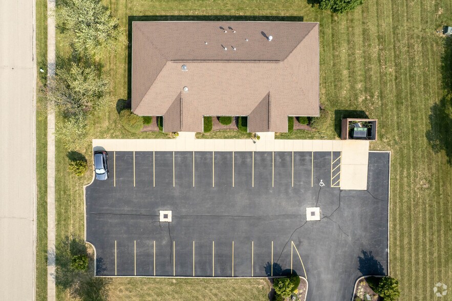 More Photos Of 1920-1930 Commerce Center Blvd, Fairborn Office For Lease
