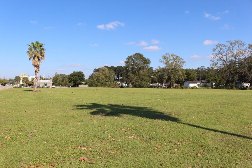 More Photos Of 3019 & 3037 Barrow Street St, Houma Land For Sale