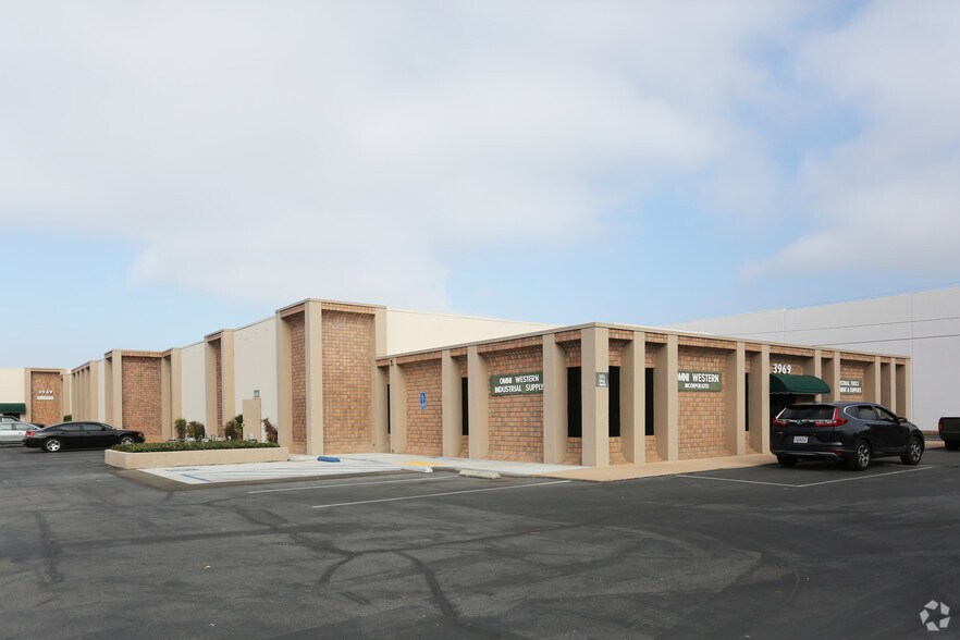 Primary Photo Of 3911-3921 E La Palma Ave, Anaheim Unknown For Lease
