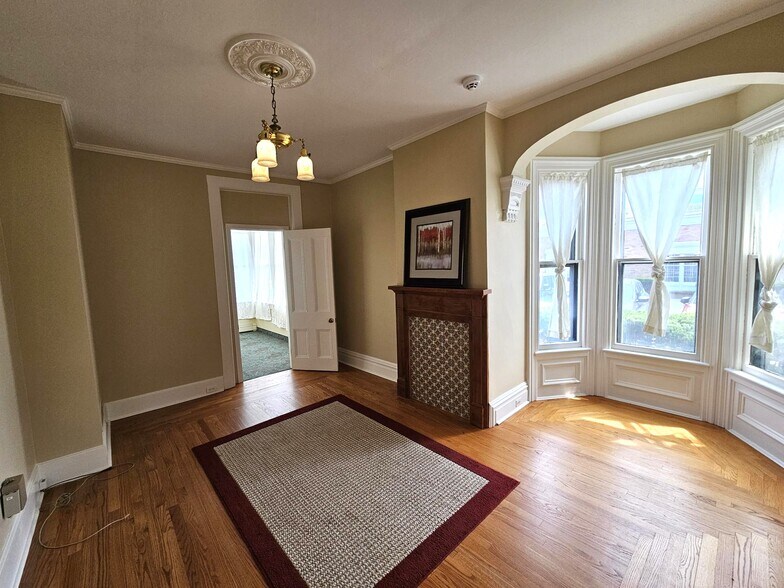 More Photos Of 4 Main St, Flemington Office For Lease