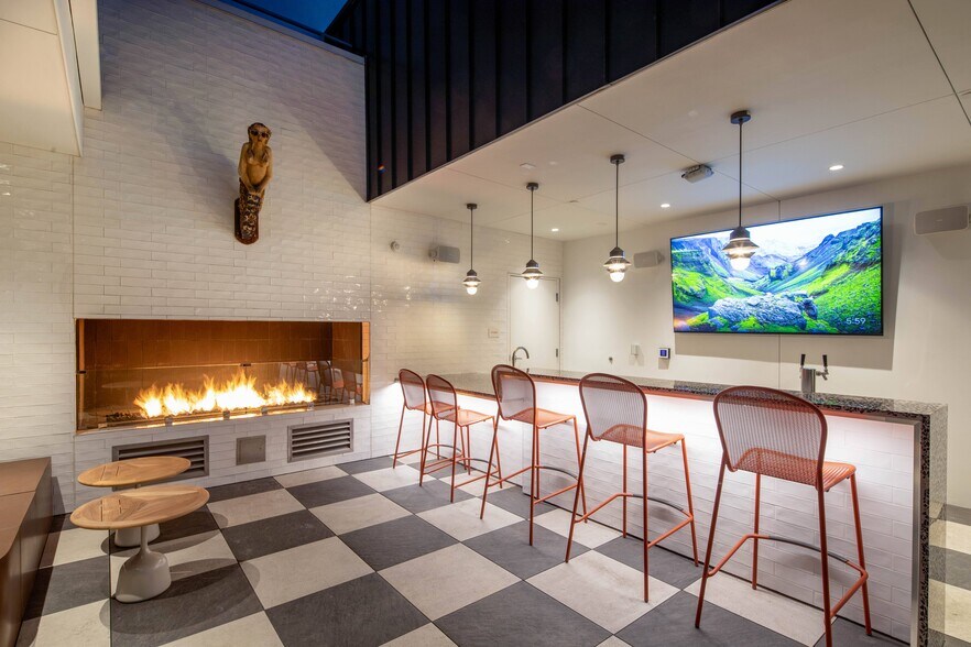 More Photos Of 1340 S Hill St, Los Angeles Apartments For Lease