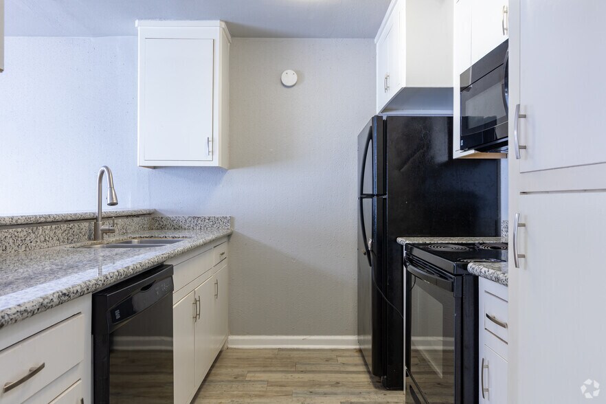 More Photos Of 311 Gladstell St, Conroe Apartments For Sale