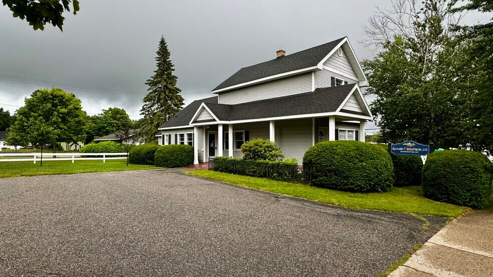 More Photos Of 118 Stimson St, Cadillac Office For Sale