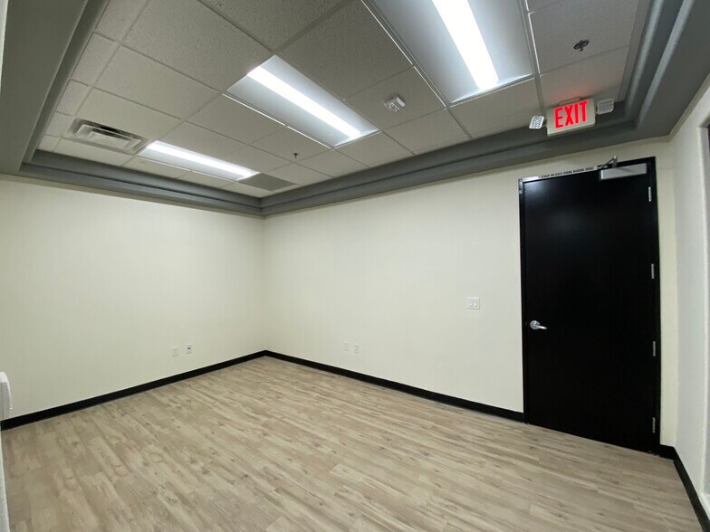 More Photos Of 9480 S Eastern Ave, Las Vegas Storefront Retail Office For Lease