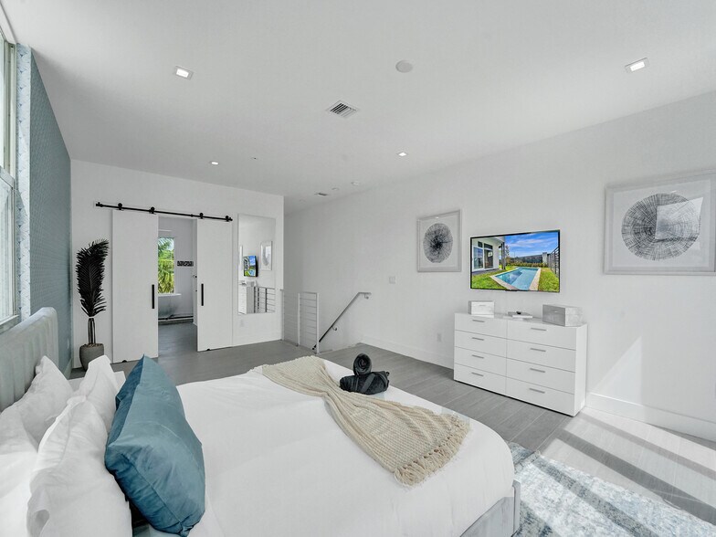 More Photos Of 1220-1226 NE 15th Ave, Fort Lauderdale Apartments For Sale