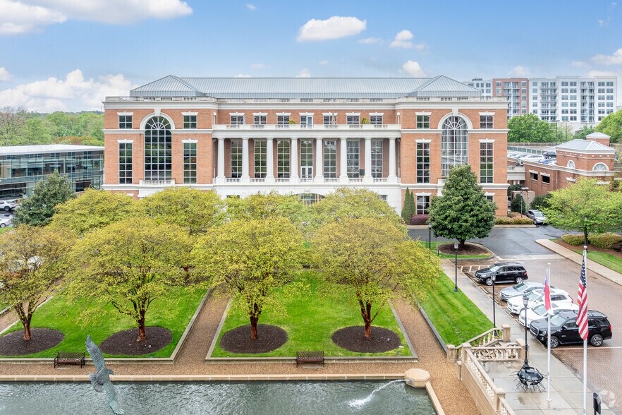 More Photos Of 6801 Carnegie Blvd, Charlotte Office For Lease